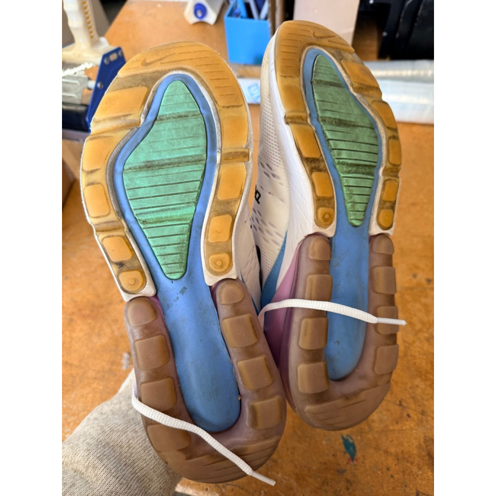 Women's Nike Air Max 270 White Orange Blue Sneakers Size 10 - Picture 3 of 3